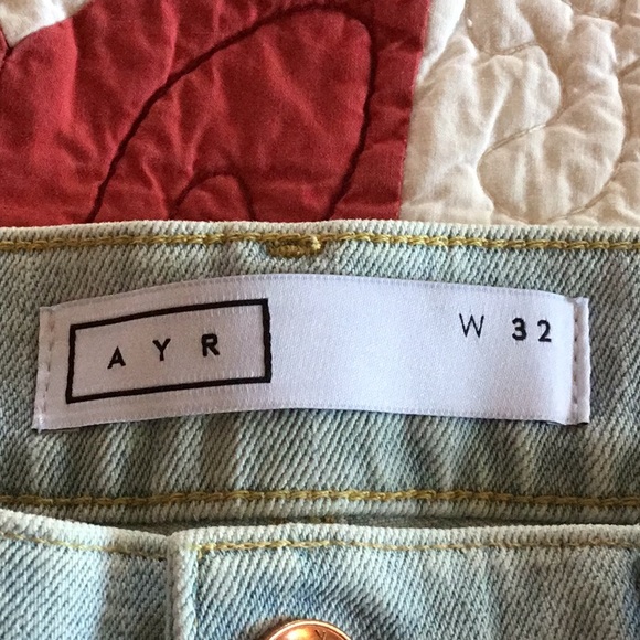 NWOT AYR Light Wash Distressed Jeans - Picture 2 of 6